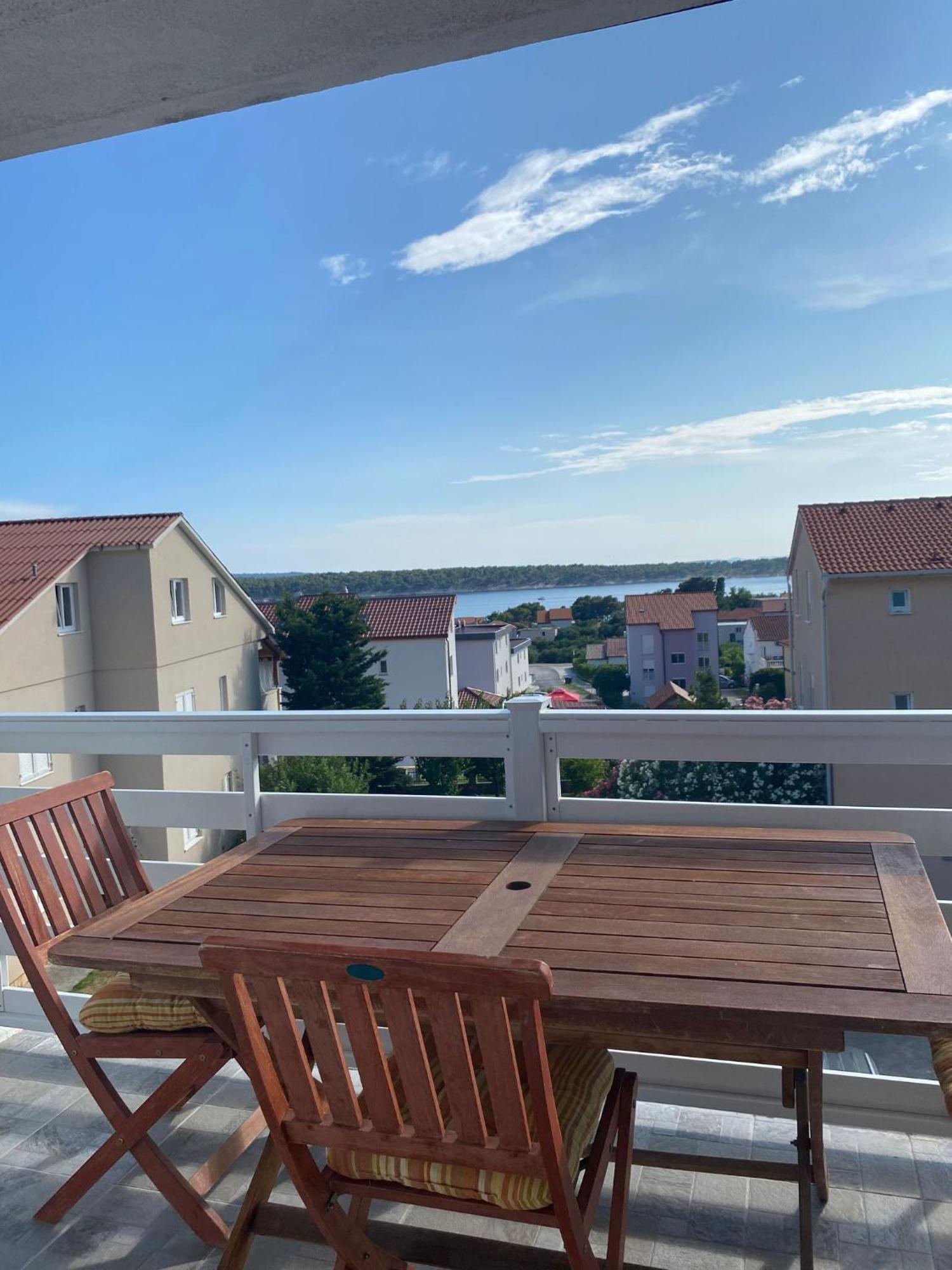 Apartments Olea Раб Екстериор снимка