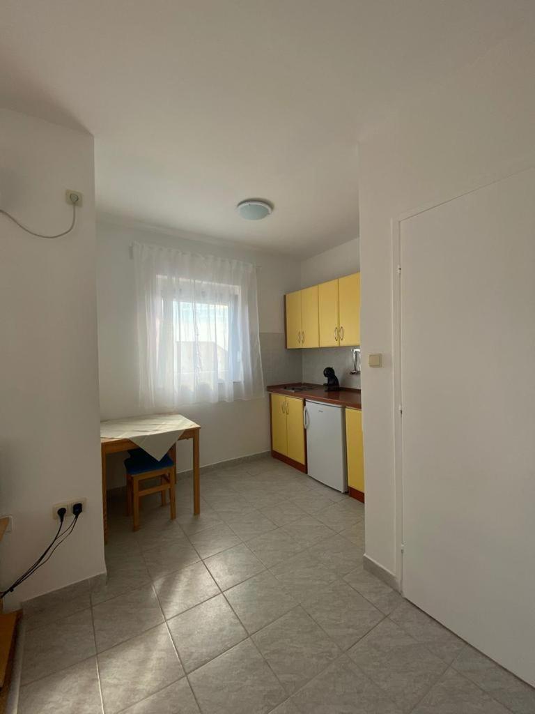 Apartments Olea Раб Екстериор снимка