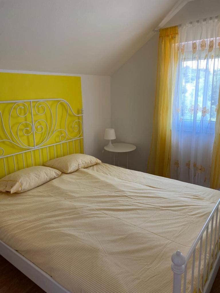 Apartments Olea Раб Екстериор снимка