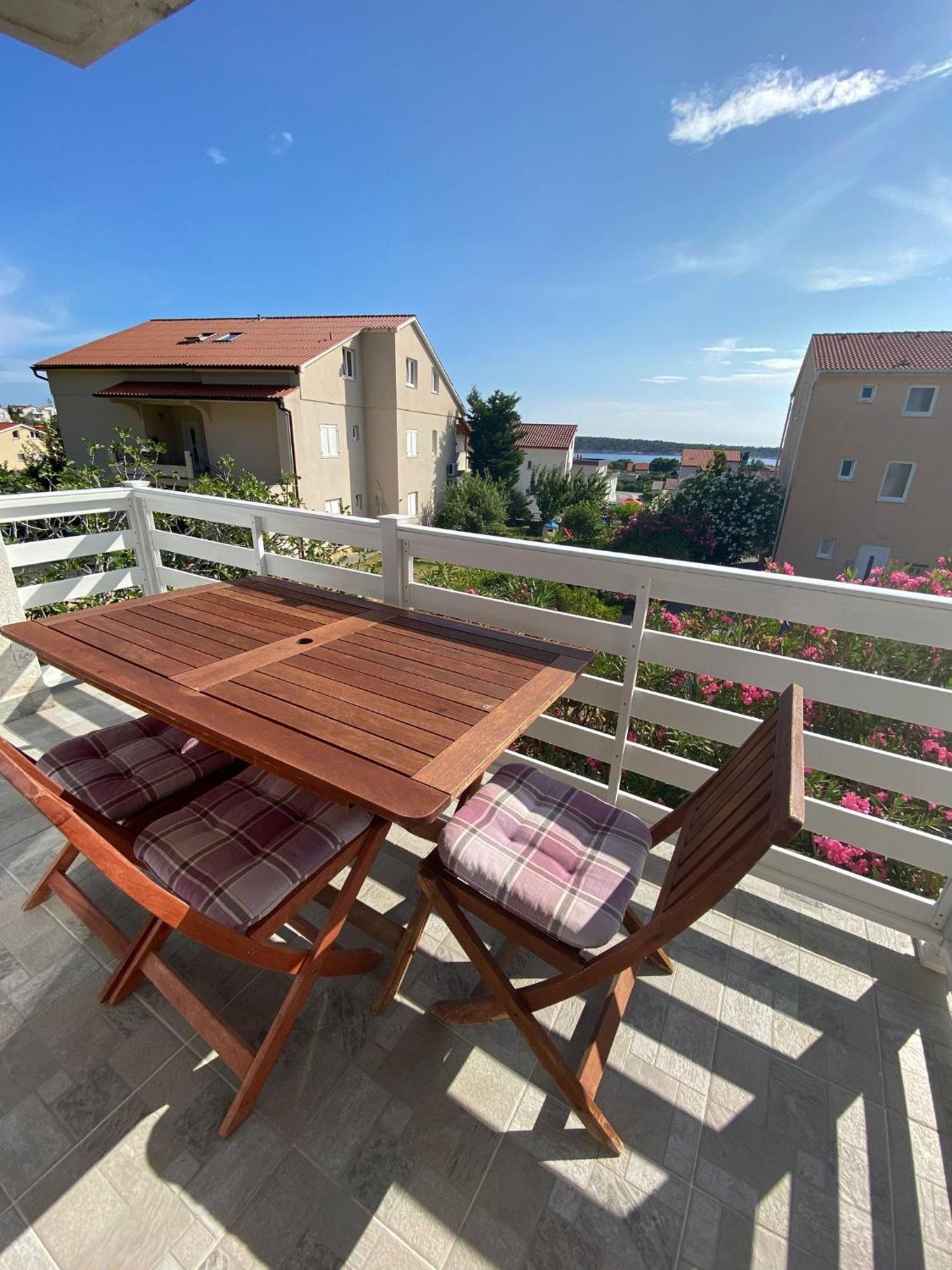 Apartments Olea Раб Екстериор снимка