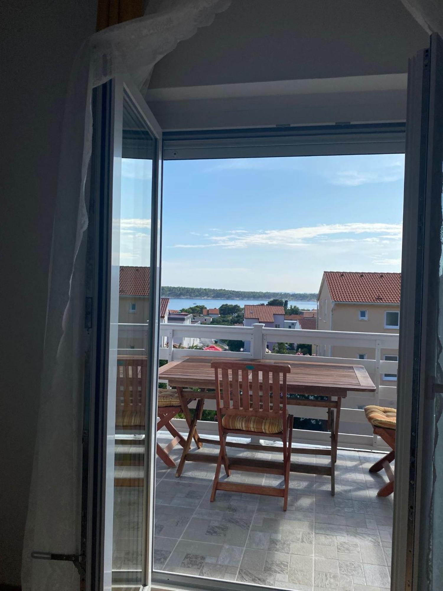 Apartments Olea Раб Екстериор снимка